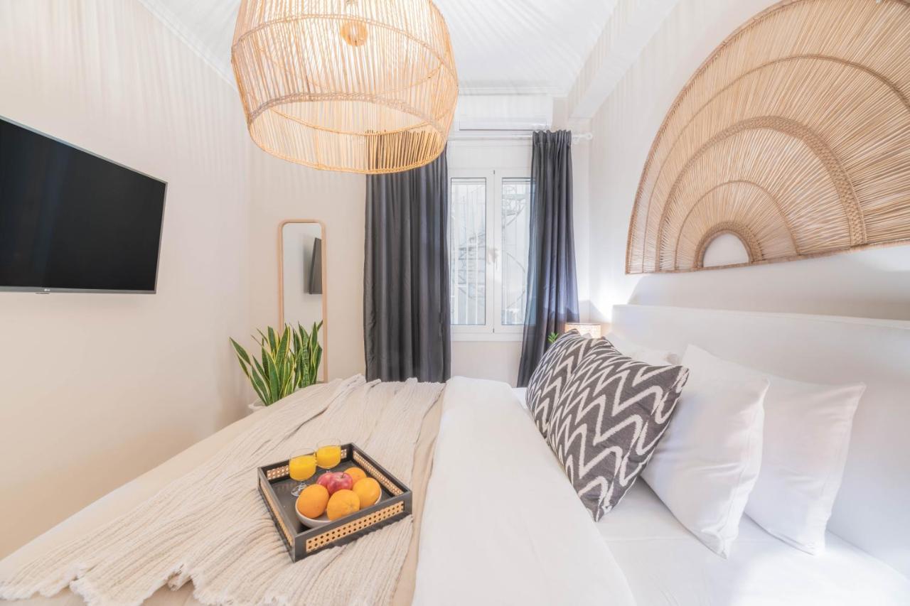 Апартаменты Minimal Retreat W/ Watercoloured Sunset View Пирей Экстерьер фото